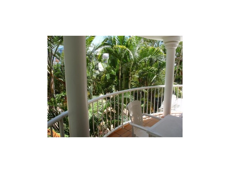 14 “santorini By The Sea” Chairlift Ave, Nobby Beach QLD 4218