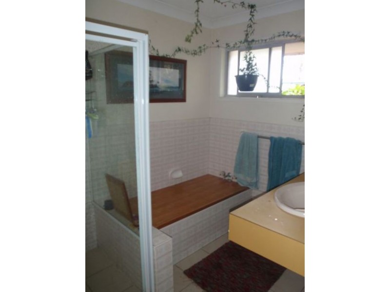 4/18 Anne Avenue, Broadbeach QLD 4218