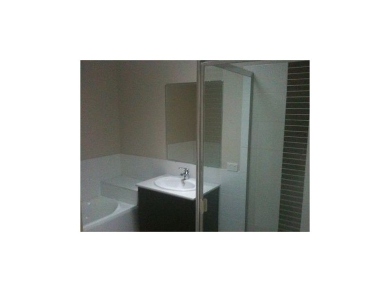 5 Hadrian Place, Pacific Pines QLD 4211