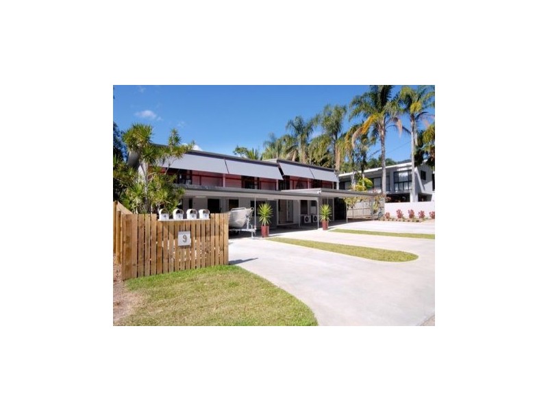 9 Pleasant Drive, Cannonvale QLD 4802