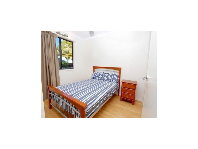 9 Pleasant Drive, Cannonvale QLD 4802