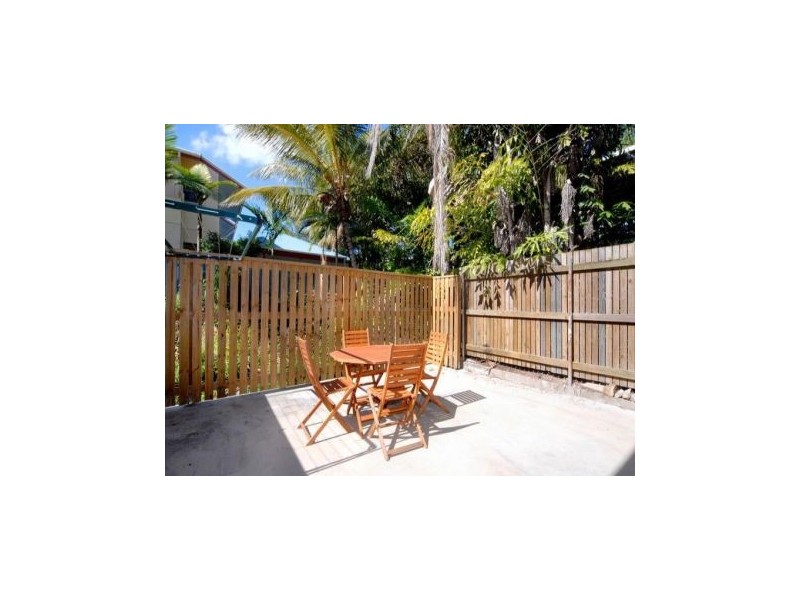 9 Pleasant Drive, Cannonvale QLD 4802