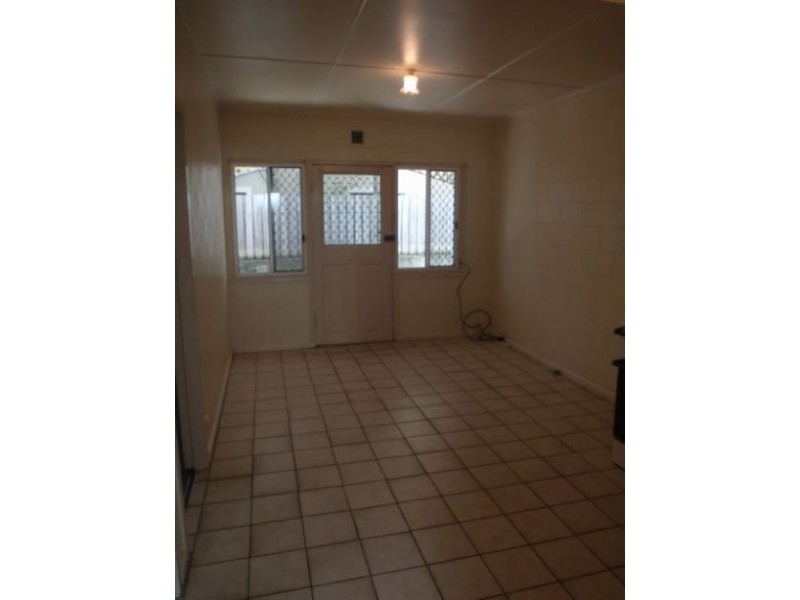 2/43 Seagull Ave, Nobby Beach QLD 4218