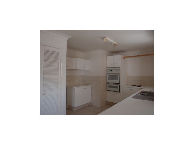 4/18 Anne Avenue, Broadbeach QLD 4218