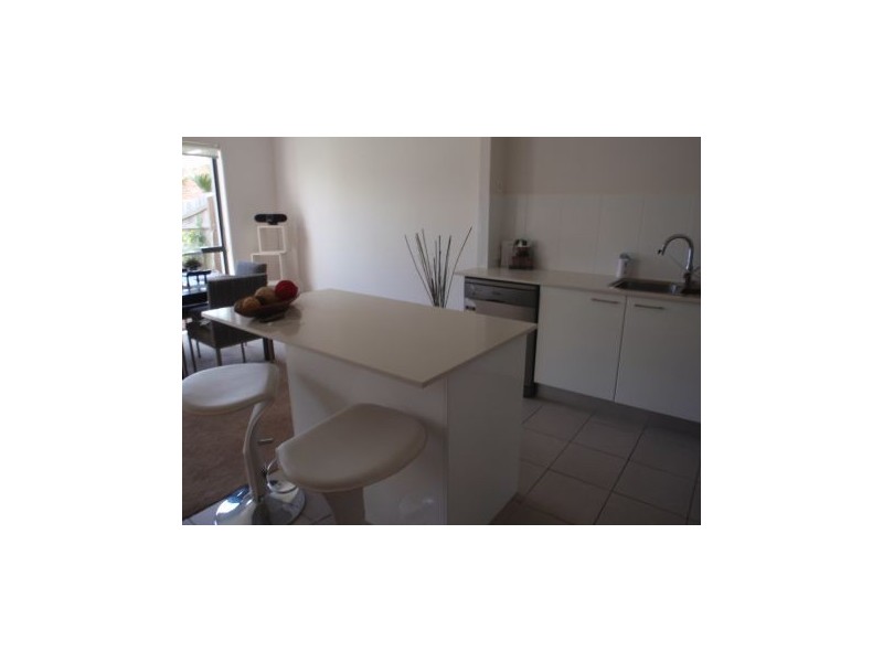 9/139 Cotlew Street, Ashmore QLD 4214