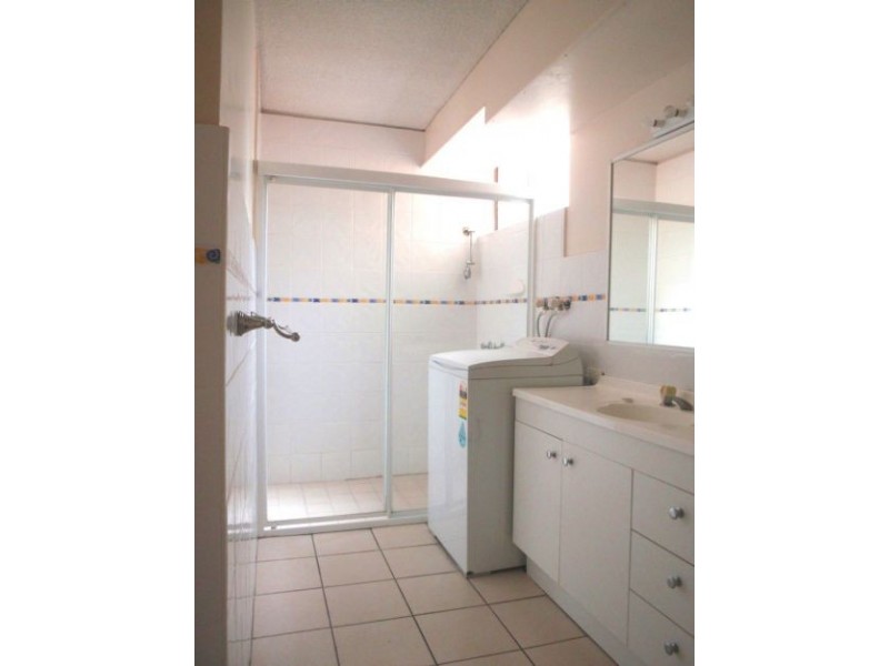 2 “Hi Ho Appts” Queensland Avenue, Broadbeach QLD 4218