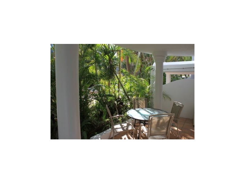 8/28 Chairlift Avenue, Nobby Beach QLD 4218