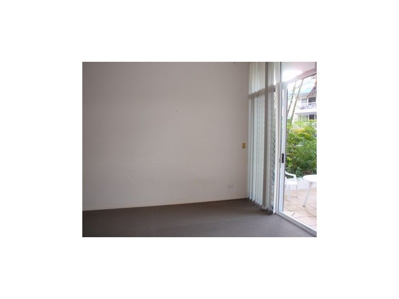 8/210 Surf Parade, Broadbeach QLD 4218