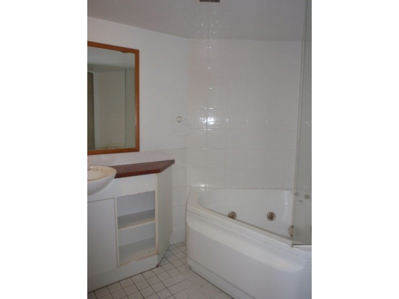 8/210 Surf Parade, Broadbeach QLD 4218