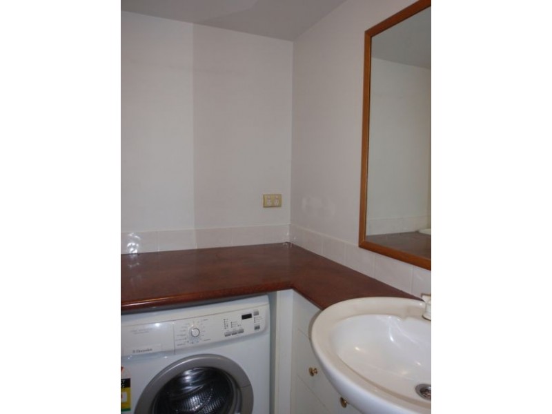 8/210 Surf Parade, Broadbeach QLD 4218