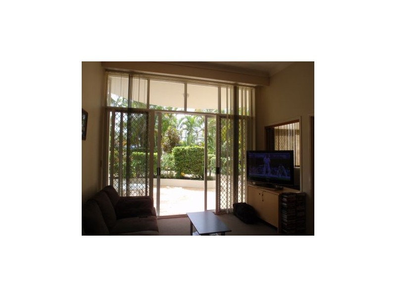 8/210 Surf Parade, Broadbeach QLD 4218