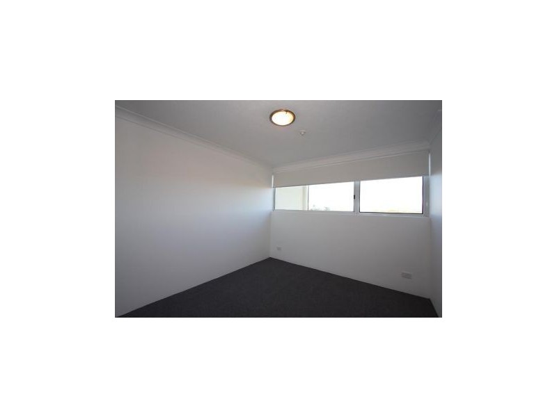 17/56 Hooker Boulevard, Mermaid Waters QLD 4218