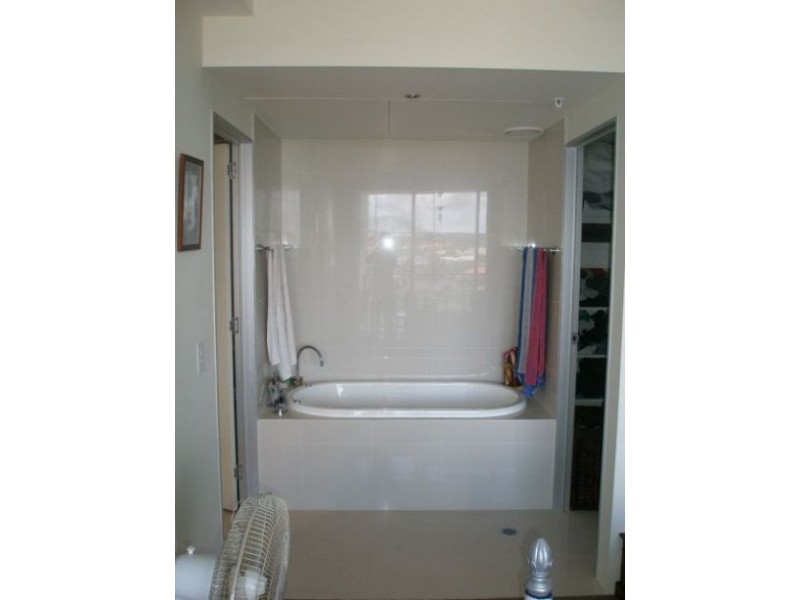 602/ 4 Wahroonga Place, Surfers Paradise QLD 4217