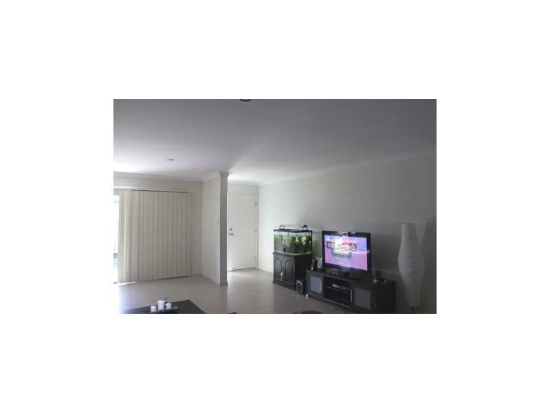 1/13 Hawkesbury Avenue, Pacific Pines QLD 4211