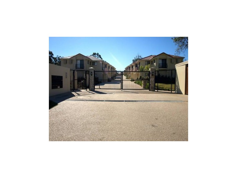 12/ 141 Cotlew Street, Ashmore QLD 4214