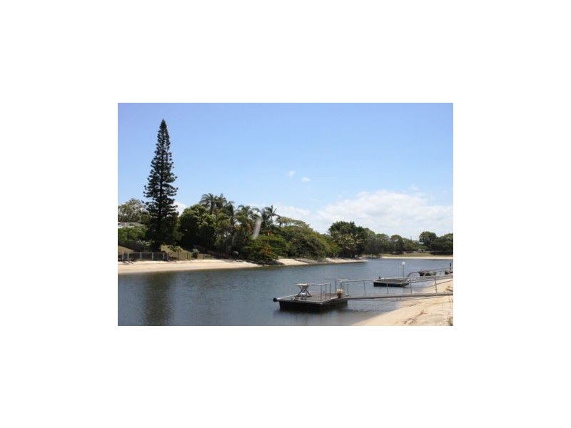 12 Bight Court, Mermaid Waters QLD 4218