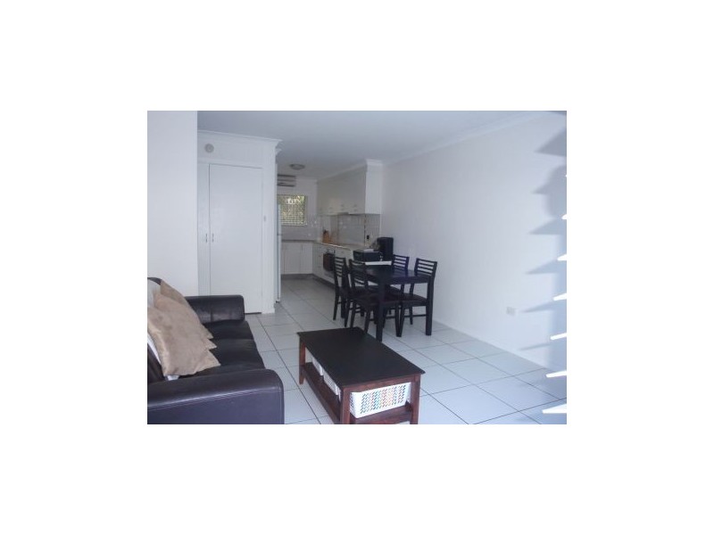 2/ 75 Old Burleigh Road, Surfers Paradise QLD 4217