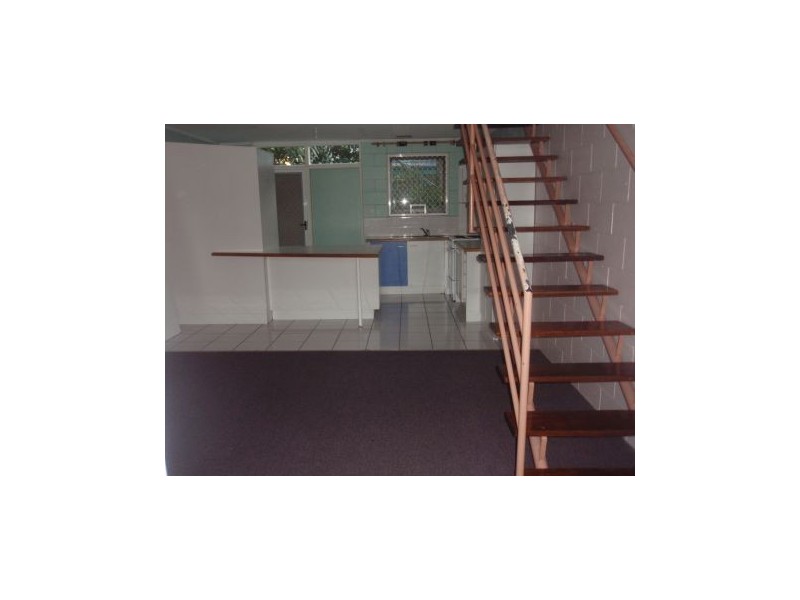 5/4 George Ave, Broadbeach QLD 4218