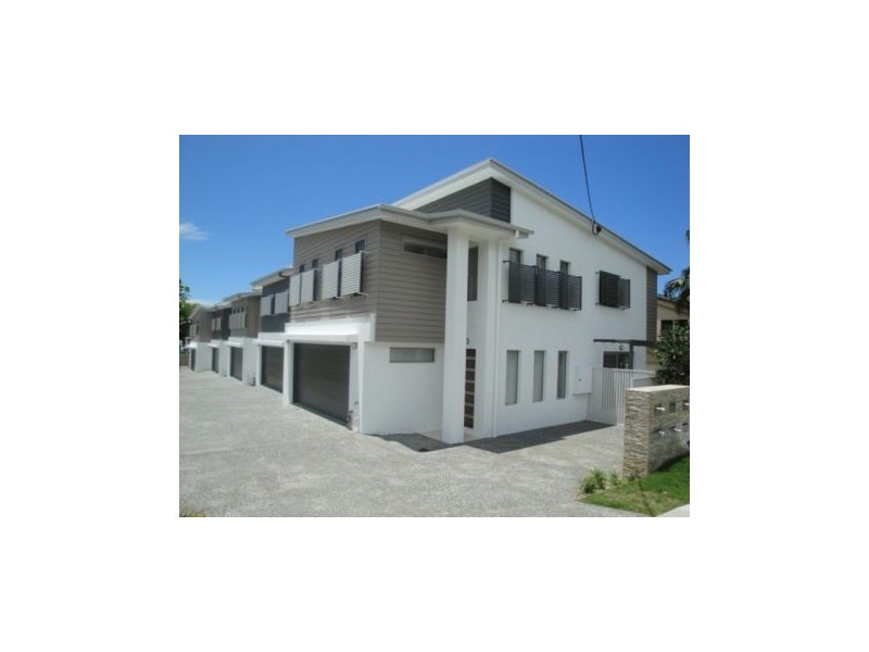 4/119 Eugaree Street, Southport QLD 4215