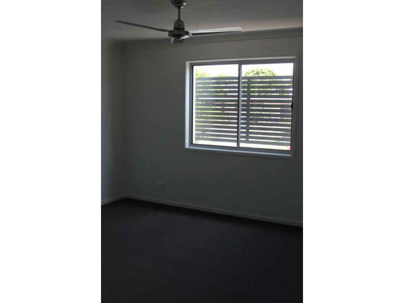 4/119 Eugaree Street, Southport QLD 4215