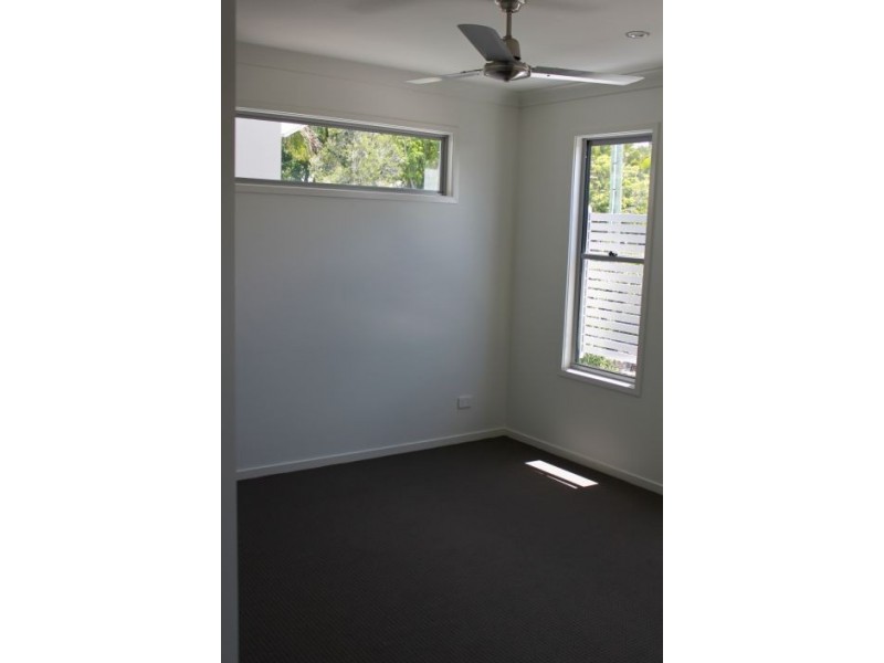 4/119 Eugaree Street, Southport QLD 4215