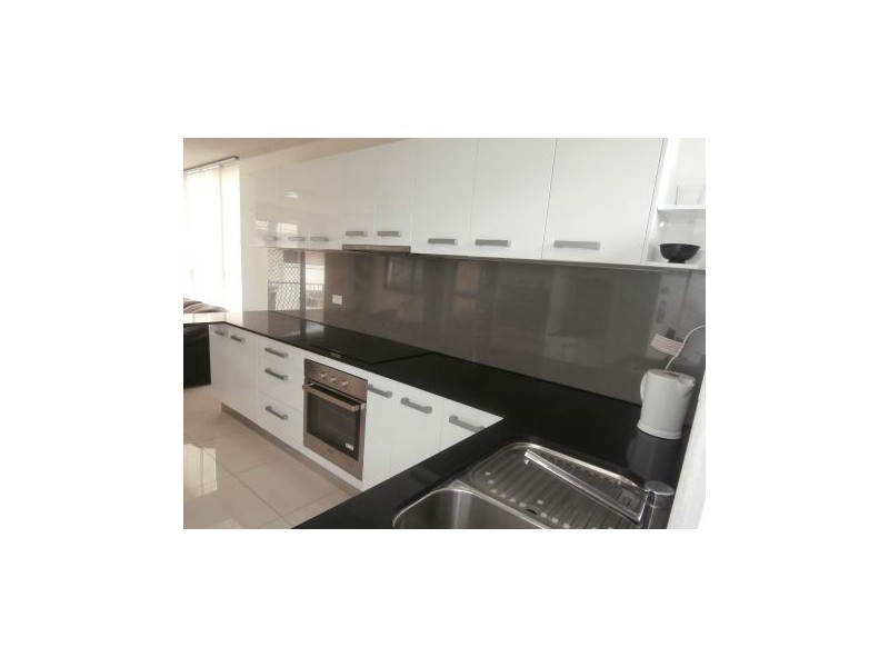 1@16 Riviera Road, Miami QLD 4220