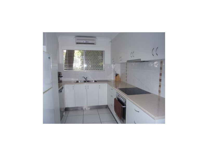 2/75 Old Burleigh Road, Surfers Paradise QLD 4217