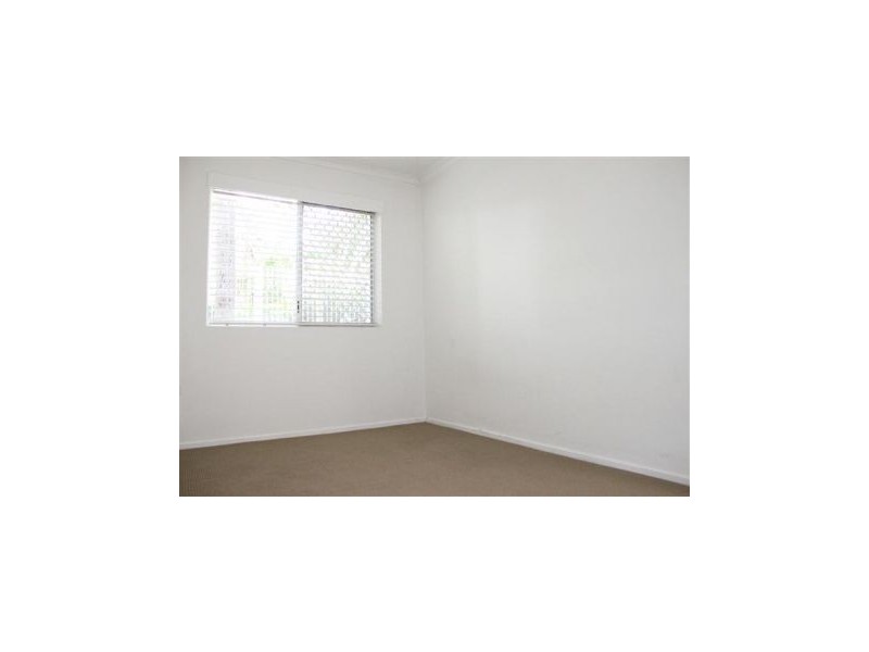 2/75 Old Burleigh Road, Surfers Paradise QLD 4217