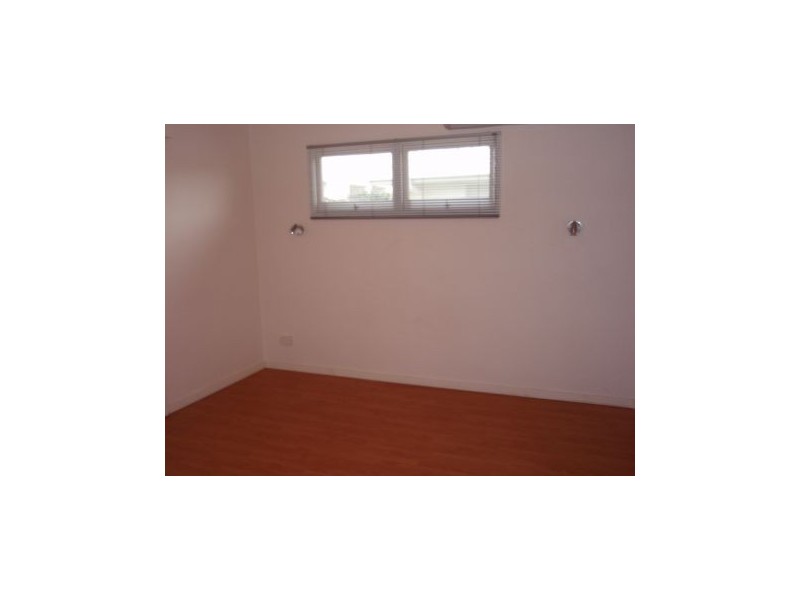 1/39 Darrambal Street, Chevron Island QLD 4217