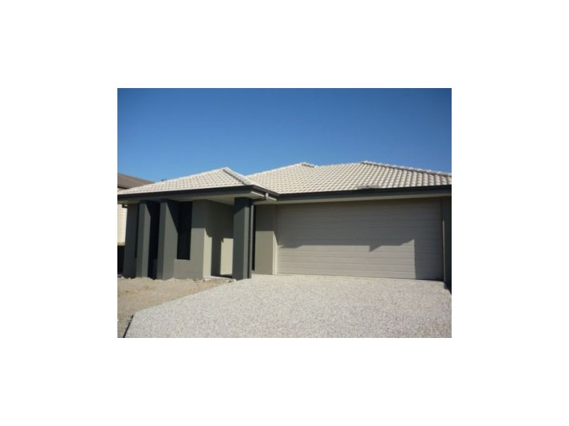 19 Hawkesbury Ave, Pacific Pines QLD 4211