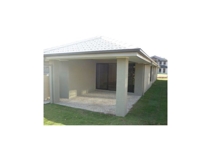 19 Hawkesbury Ave, Pacific Pines QLD 4211