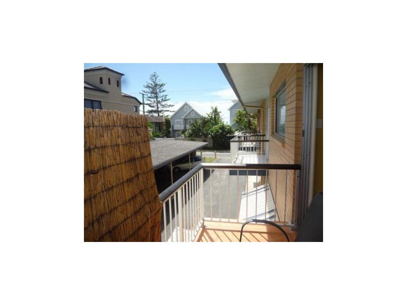 6/4 Hedges Avenue, Mermaid Beach QLD 4218