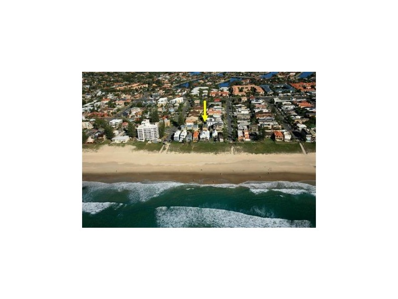 6/4 Hedges Avenue, Mermaid Beach QLD 4218