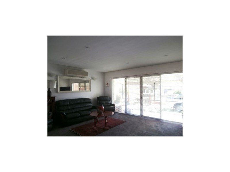 12 Mexicali Court, Broadbeach Waters QLD 4218