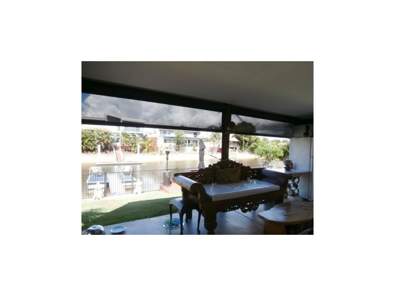 12 Mexicali Court, Broadbeach Waters QLD 4218
