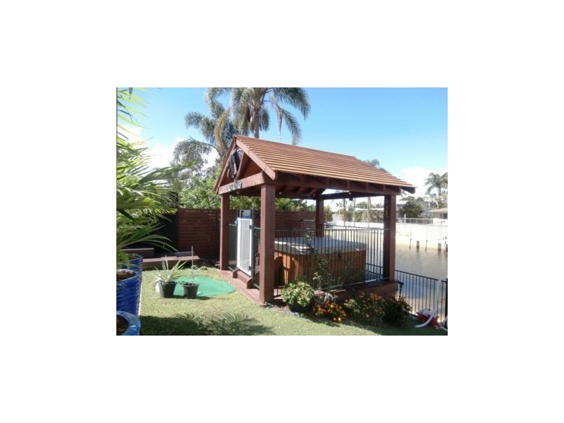 12 Mexicali Court, Broadbeach Waters QLD 4218