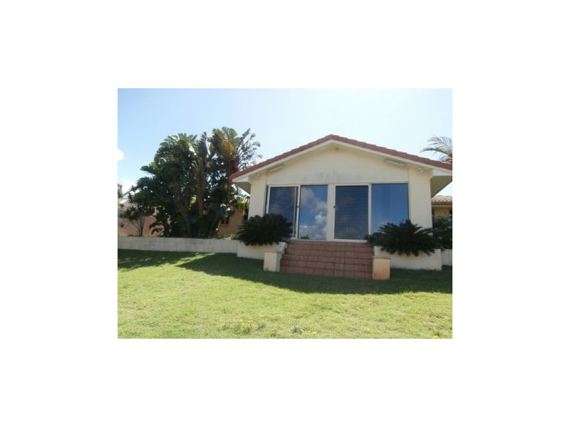 11 Gretel Drive, Mermaid Waters QLD 4218