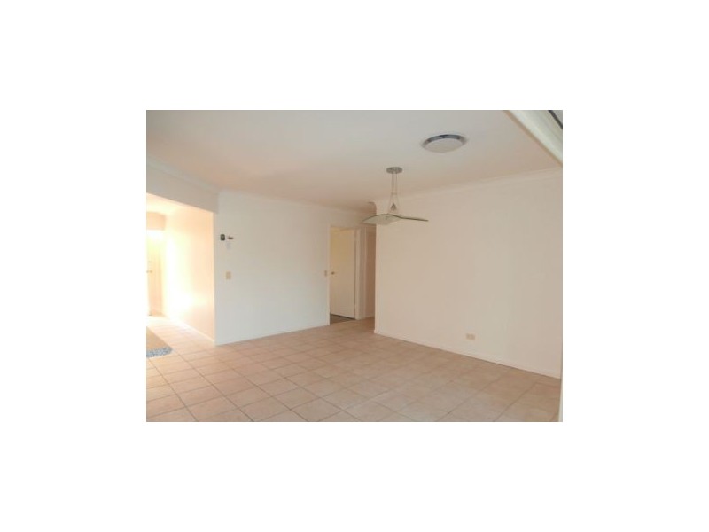 11 Gretel Drive, Mermaid Waters QLD 4218