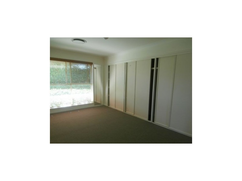 11 Gretel Drive, Mermaid Waters QLD 4218