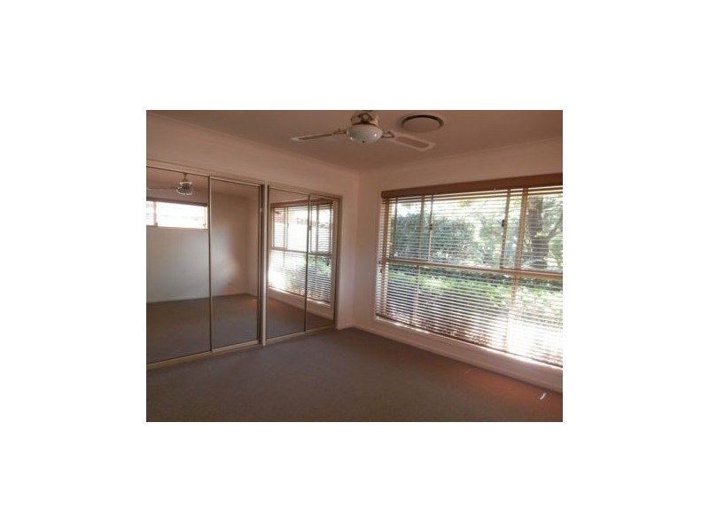 11 Gretel Drive, Mermaid Waters QLD 4218