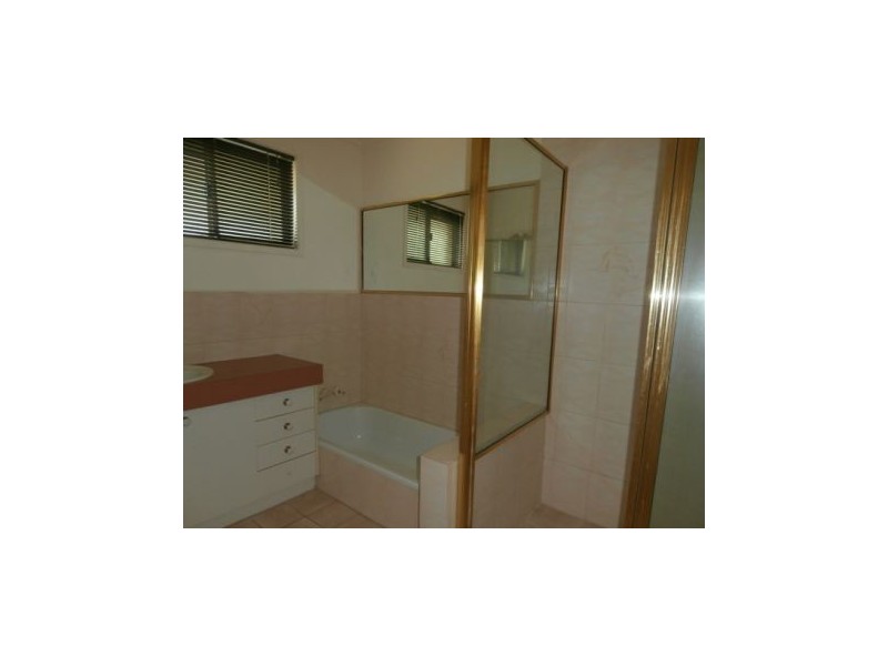 11 Gretel Drive, Mermaid Waters QLD 4218