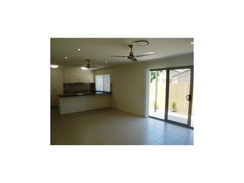 5/119 Eugaree Street, Southport QLD 4215