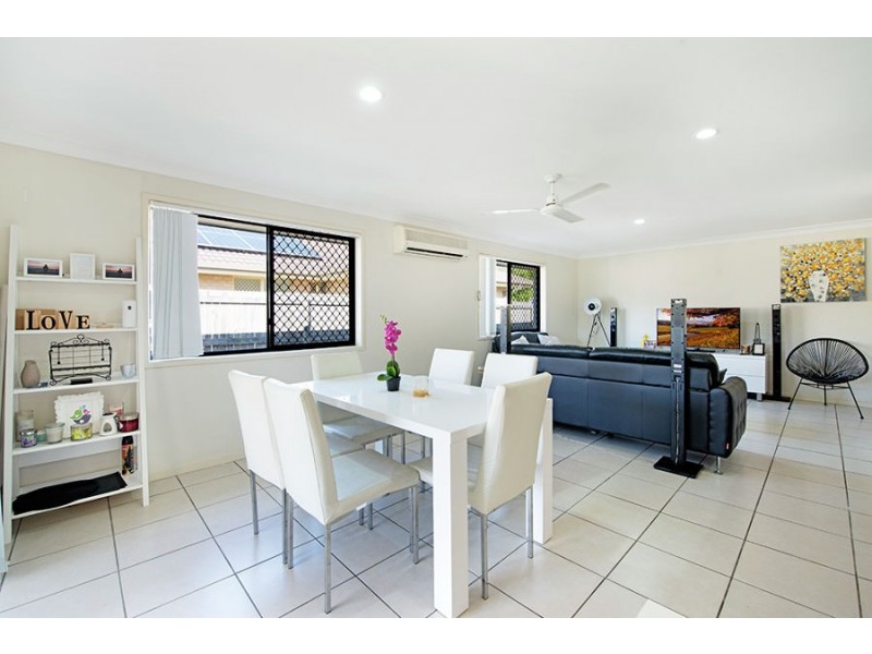 70 Aldgate Crescent, Pacific Pines QLD 4211