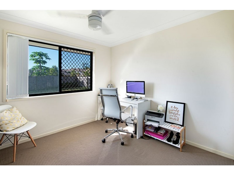70 Aldgate Crescent, Pacific Pines QLD 4211