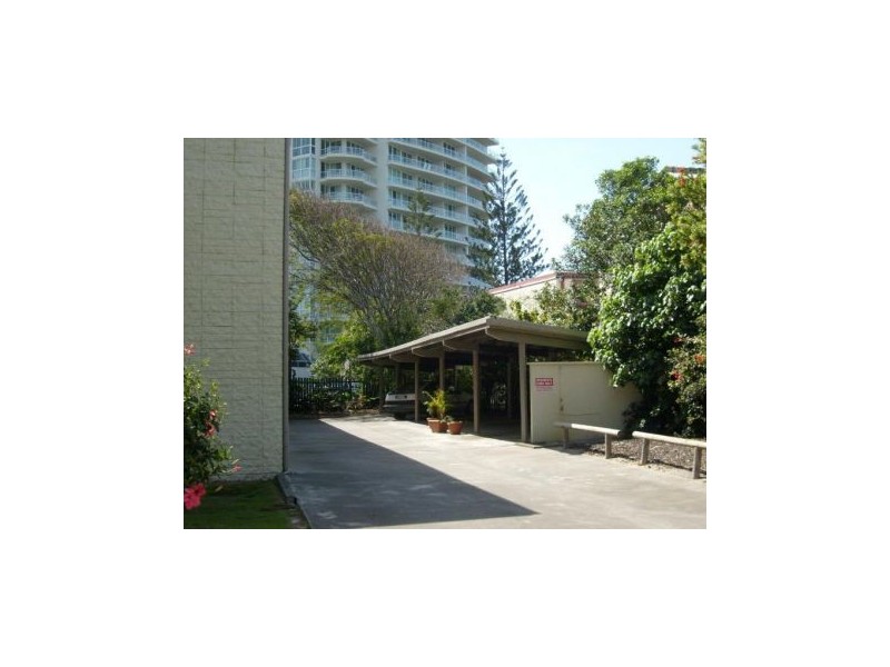 2/3 Margaret, Broadbeach QLD 4218