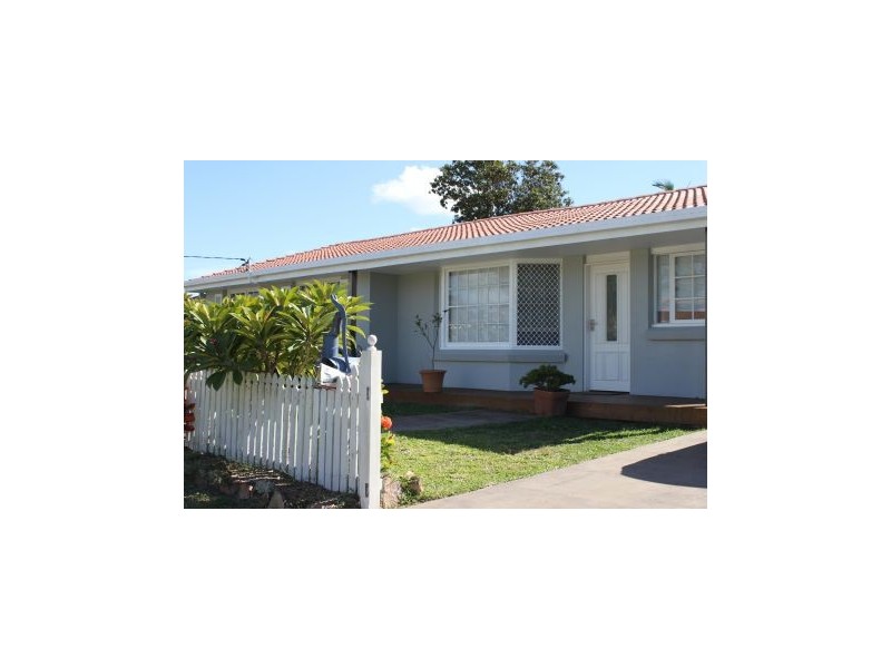 9 Constance Avenue, Mermaid Waters QLD 4218
