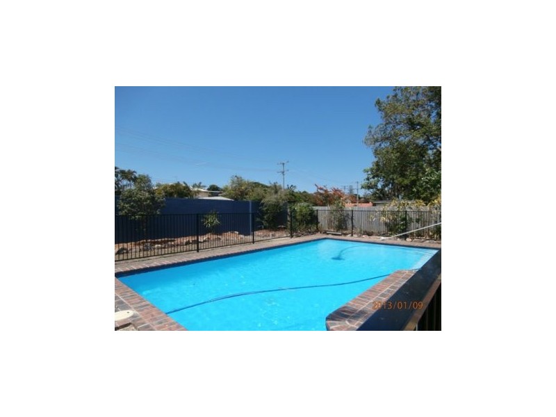 9 Constance Avenue, Mermaid Waters QLD 4218