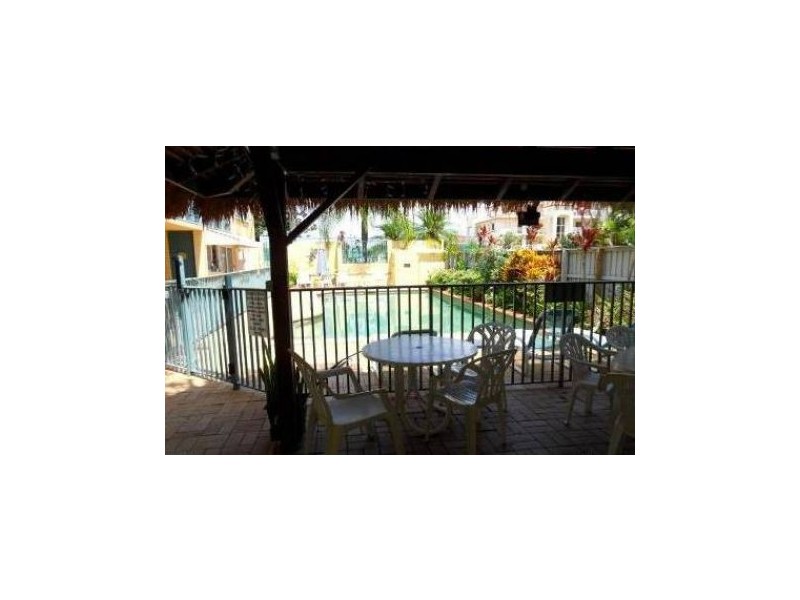 6 3 Redondo Avenue, Miami QLD 4220