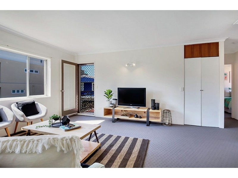 7/70 Marine Parade, Miami QLD 4220