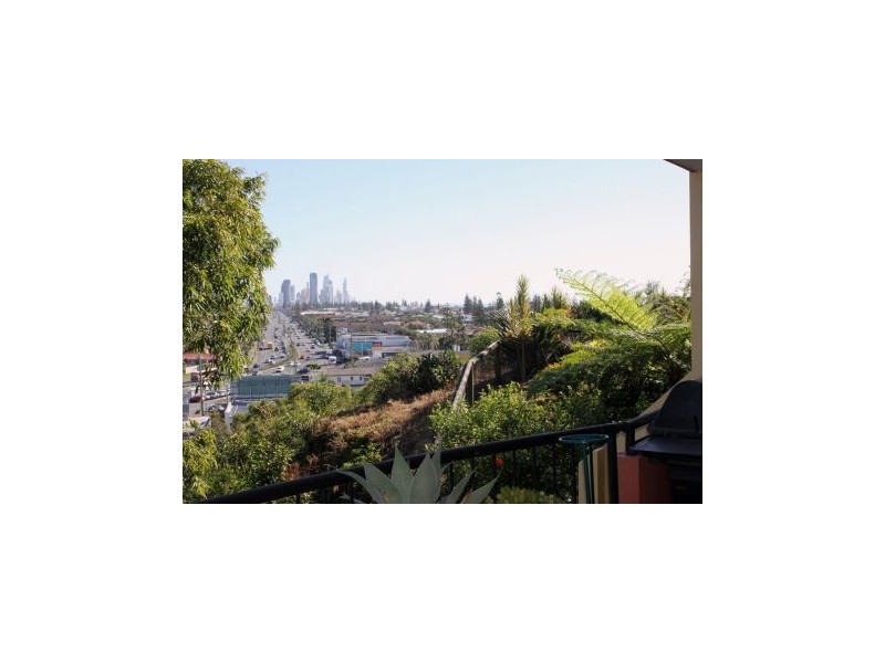 A15/1 Great Hall Drive, Miami QLD 4220